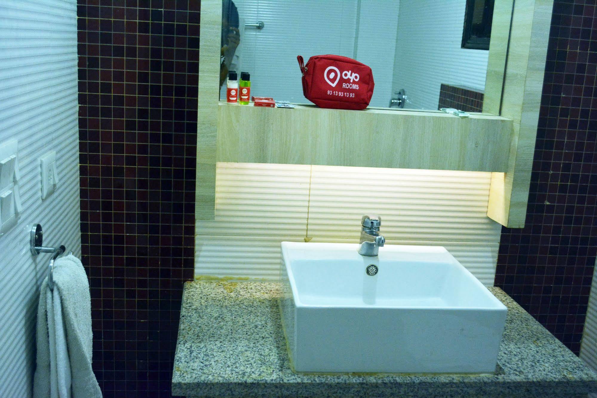Fabexpress Lotus Palace Yeni Delhi Dış mekan fotoğraf
