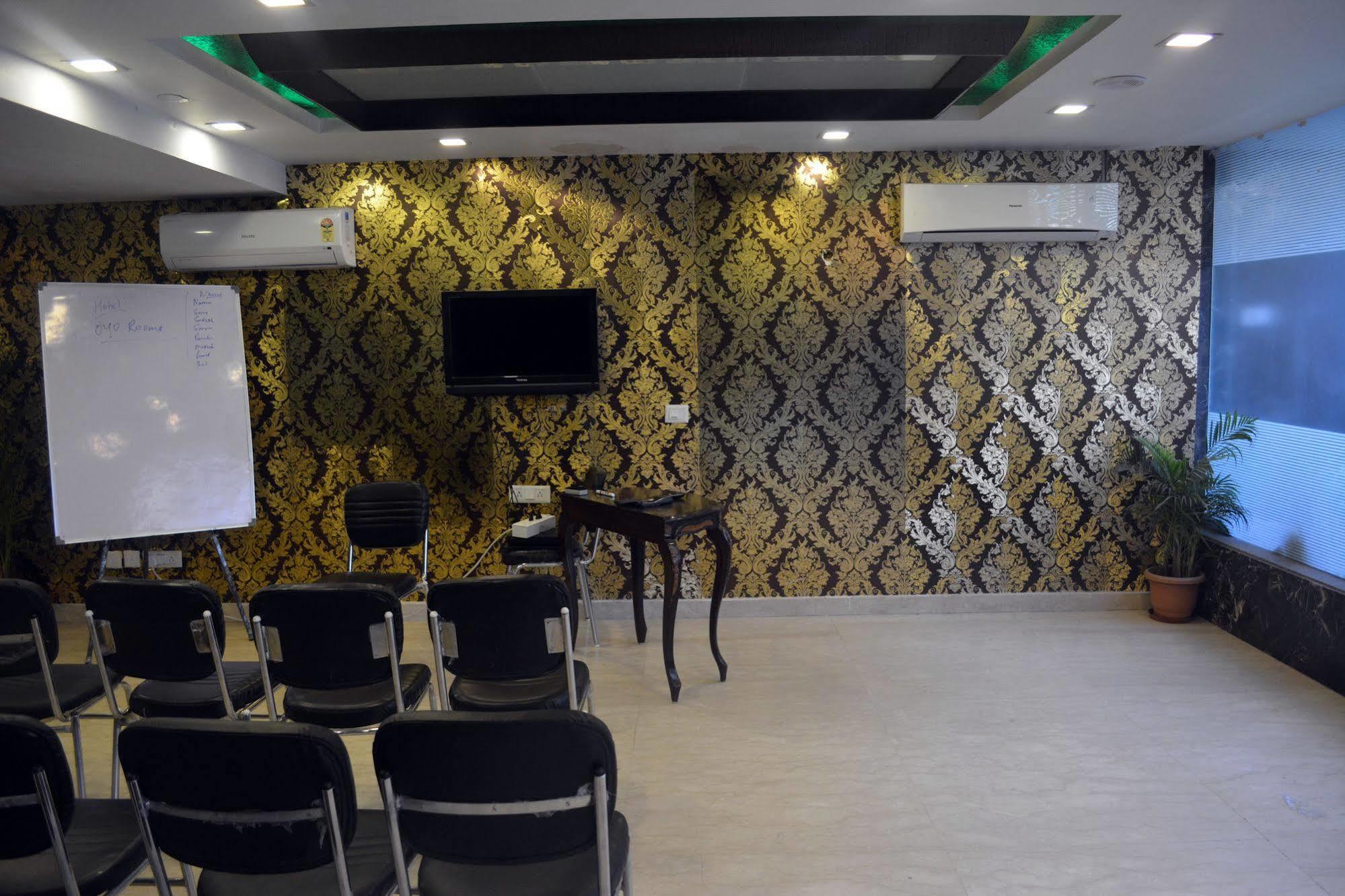 Fabexpress Lotus Palace Yeni Delhi Dış mekan fotoğraf