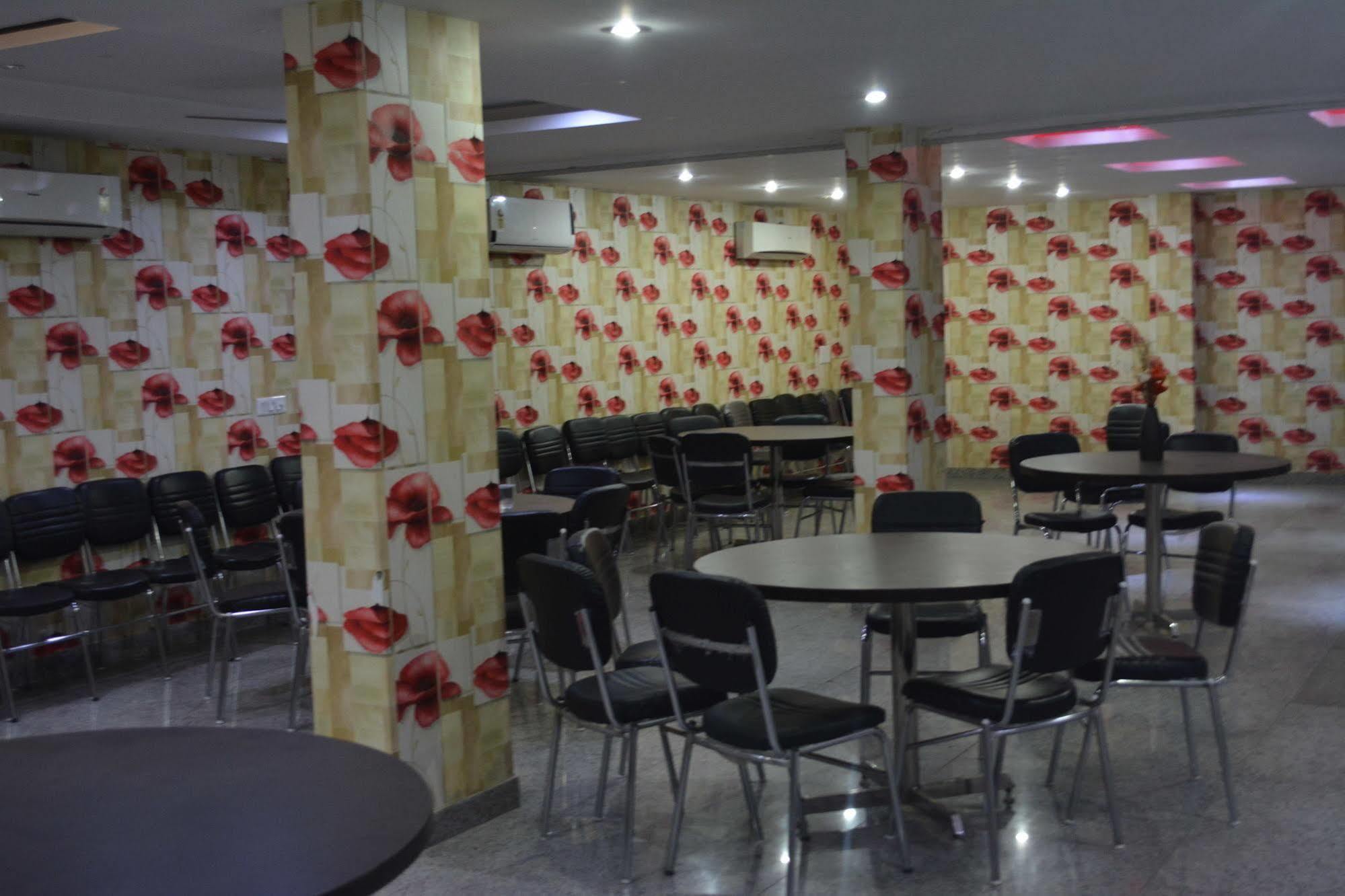 Fabexpress Lotus Palace Yeni Delhi Dış mekan fotoğraf